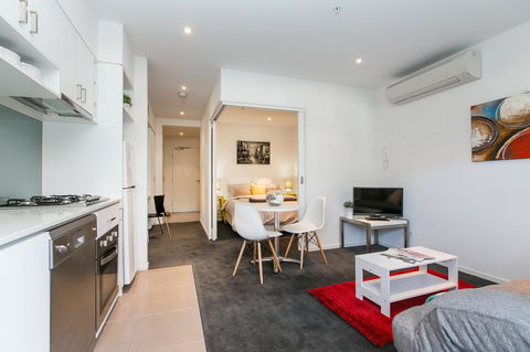 Complete Host The River Apartments - Melbourne Tourism 1