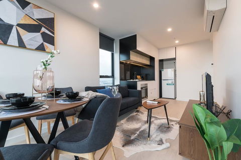International 2 Bed 2 Bath Apartment - Melbourne Tourism 1
