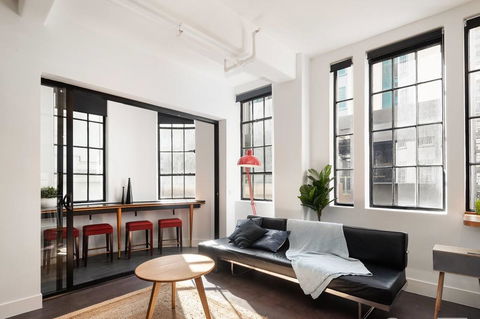 Spacious Designer Warehouse Melbourne CBD Apartment - Melbourne Tourism 2