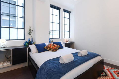 Spacious Designer Warehouse Melbourne CBD Apartment - Melbourne Tourism 8
