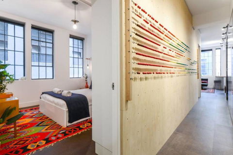 Spacious Designer Warehouse Melbourne CBD Apartment - Melbourne Tourism 0
