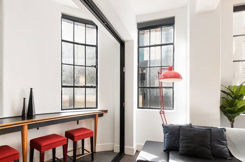 Spacious Designer Warehouse Melbourne CBD Apartment - Melbourne Tourism 14