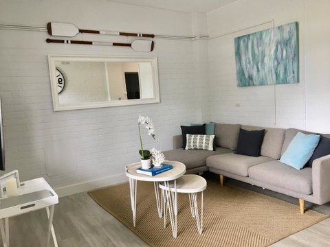 The Wheelhouse - 2BR Waterfront Apt In Town - Melbourne Tourism 2