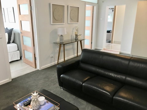 The Wheelhouse - 2BR Waterfront Apt In Town - Melbourne Tourism 10