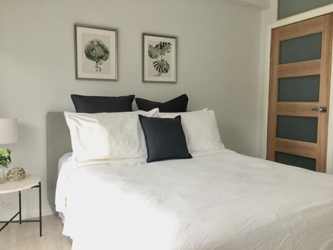 The Wheelhouse - 2BR Waterfront Apt In Town - Melbourne Tourism 4