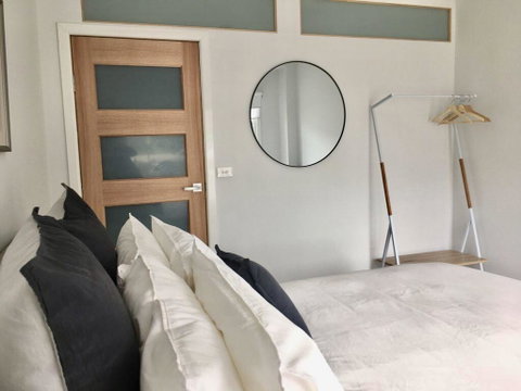 The Wheelhouse - 2BR Waterfront Apt In Town - Melbourne Tourism 5