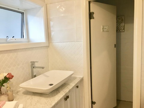 The Wheelhouse - 2BR Waterfront Apt In Town - Melbourne Tourism 12