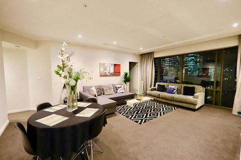 Heart Of CBD Penthouse Apartment - Melbourne Tourism 3
