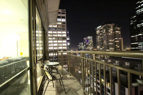 Heart Of CBD Penthouse Apartment - Melbourne Tourism 36