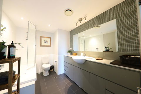 Heart Of CBD Penthouse Apartment - Melbourne Tourism 13