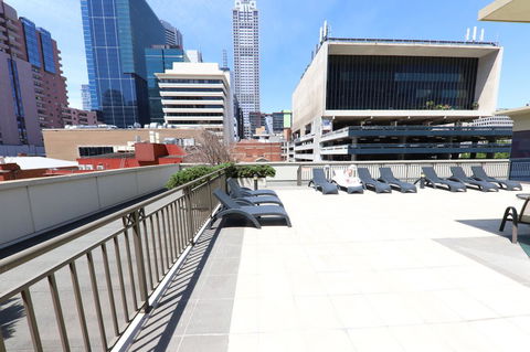 Heart Of CBD Penthouse Apartment - Melbourne Tourism 15