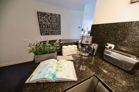 Heart Of CBD Penthouse Apartment - Melbourne Tourism 11