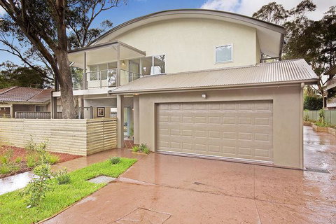 The Beach Townhouse - Melbourne Tourism 1