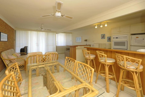 The Crest Unit 1 - Shoal Bay - Melbourne Tourism 2