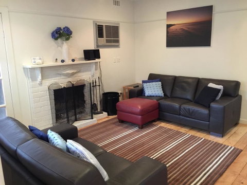 The Cute Beach House - Melbourne Tourism 2