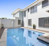 The Doggy Beach House At Salt - Melbourne Tourism