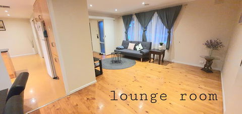 The Flower Homestay - Melbourne Tourism 0
