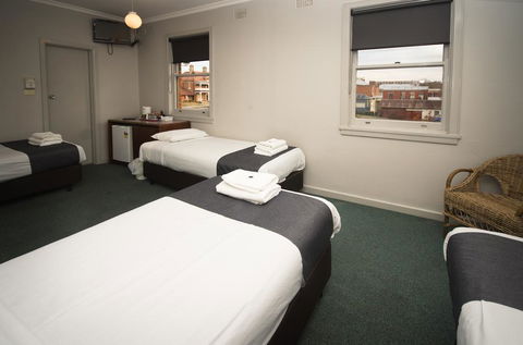 The George Hotel - Melbourne Tourism 1