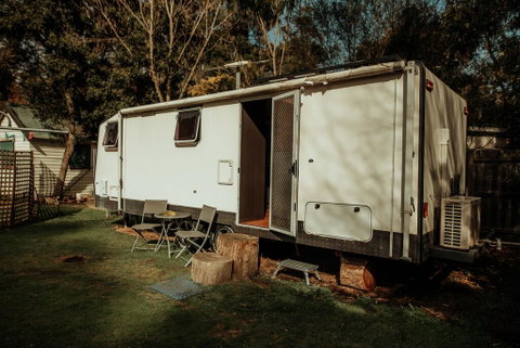 The Grampians Caravan - Melbourne Tourism 1