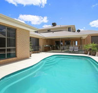 The Grand Holiday House - Melbourne Tourism