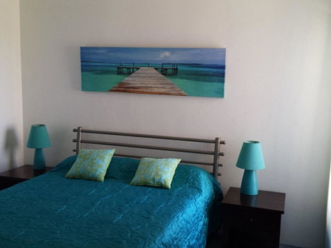 The Headlands 10 - 2 BDRM Apt Across From Alex Beach - Melbourne Tourism 3