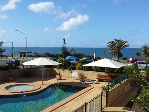 The Headlands 10 - 2 BDRM Apt Across From Alex Beach - Melbourne Tourism 0