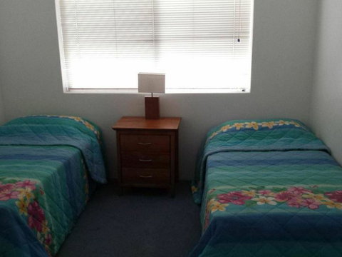 The Headlands 10 - 2 BDRM Apt Across From Alex Beach - Melbourne Tourism 1