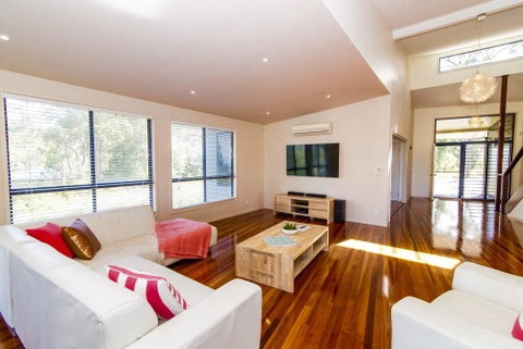 The Holiday House - Melbourne Tourism 1