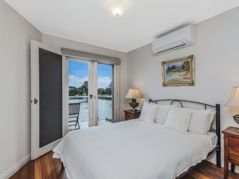The Moorings - Melbourne Tourism 1