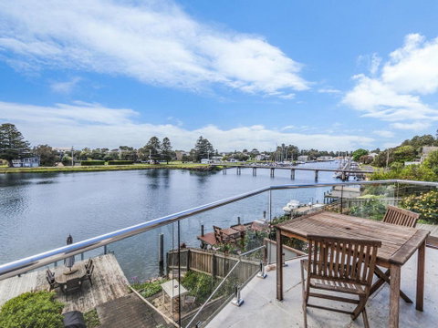 The Moorings - Melbourne Tourism 3