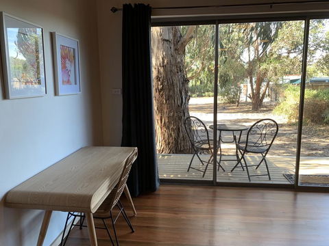 The Rocks Apartments - Melbourne Tourism 1