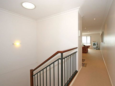 The Sands 60/20 Pacific Parade - Melbourne Tourism 1