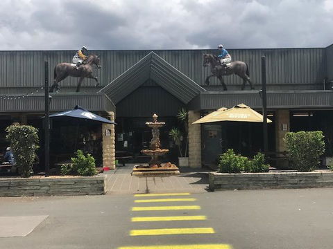The Sportsman's Hotel - Melbourne Tourism 0