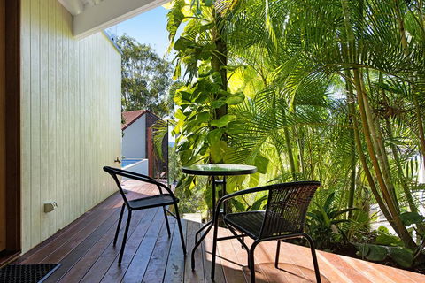 THE VIEW, TUGUN - 4 Bedrooms - Sea Views - Private Heated Pool - Melbourne Tourism 3