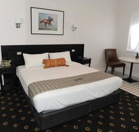 The Yarrawonga Hotel - Melbourne Tourism