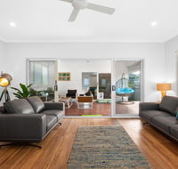 Three-Bed Family Entertainer Near Beach and Cafes - Melbourne Tourism