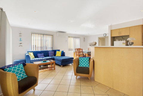 Townhouse In The Heart Of Port Stephens - Melbourne Tourism 2