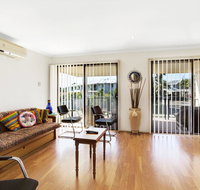 Townhouse in the heart of Port Stephens - Melbourne Tourism
