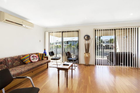 Townhouse In The Heart Of Port Stephens - Melbourne Tourism 0