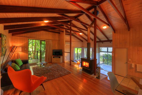 Treetops Seaview Montville - Melbourne Tourism 2