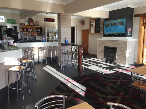 Tumut Star Hotel - Melbourne Tourism 1