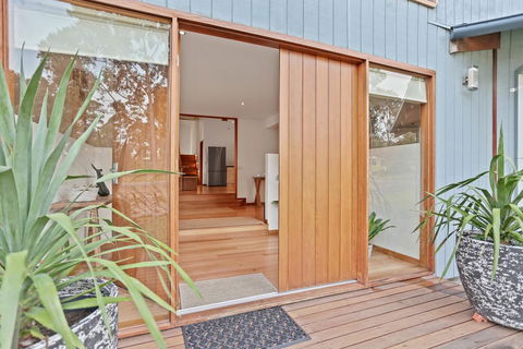 Tura Tree House - Melbourne Tourism 1