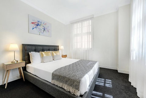 ULTIQA Rothbury Hotel - Melbourne Tourism 0