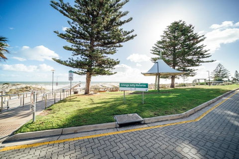 Urban Beach Shack-Metres From The Beach & Cafes - Melbourne Tourism 3