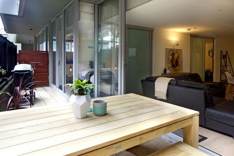 Urban Sea Drift - Pets, Pool, Gym, Parking, Beach 250m - Melbourne Tourism 1