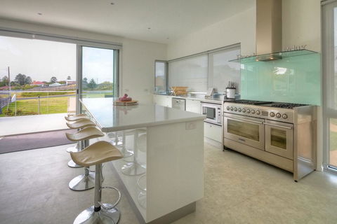 Villa Moyne - Located In A Quiet Cul De Sac And Designed For Beach Families - Melbourne Tourism 1