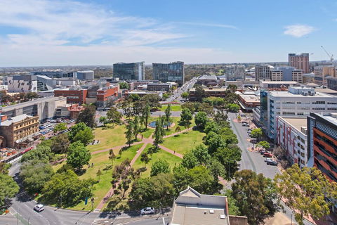 Vision On Morphett Adelaide Central - Melbourne Tourism 3