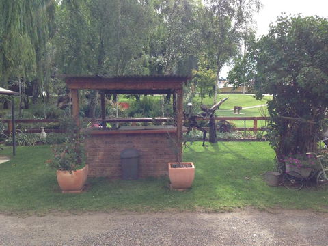 Walcha Royal Cafe & Accommodation - Melbourne Tourism 2