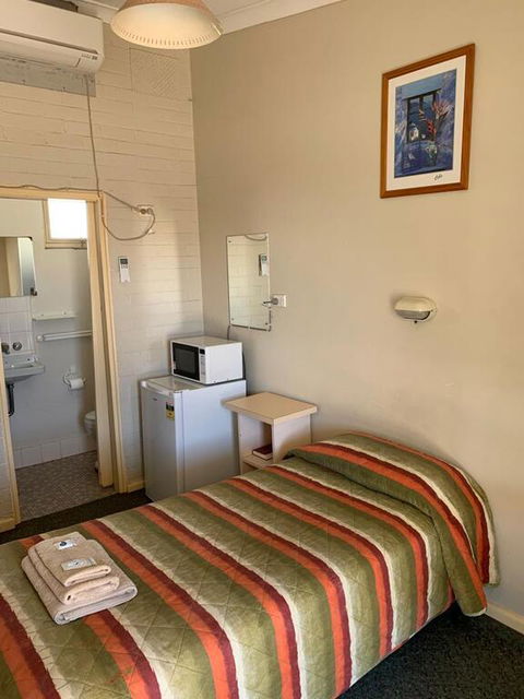 Walgett Motel - Melbourne Tourism 1