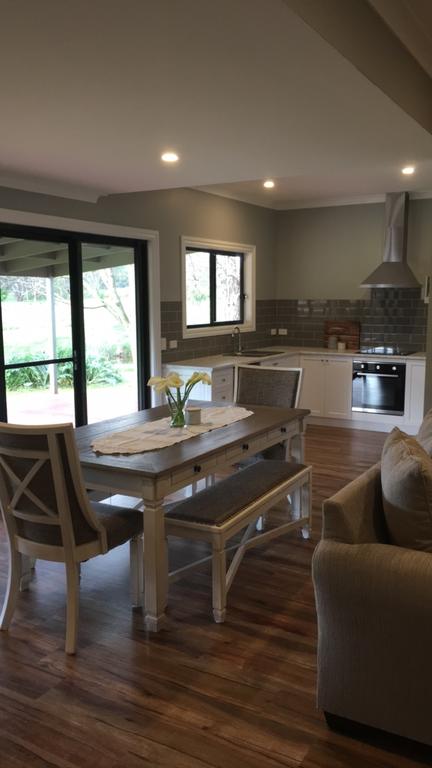 Walnut Tree Cottages - Melbourne Tourism 1
